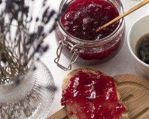 Сколько можно хранить варенье и как не отравиться