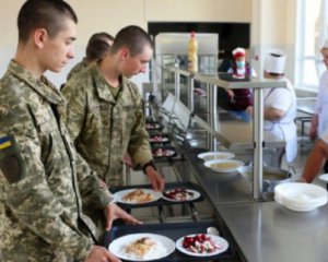 Постачальник продуктів для військових відреагував на обшуки