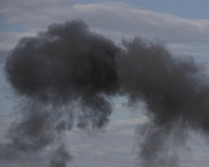 У Маріуполі пролунала серія гучних вибухів: росіяни підняли в небо авіацію