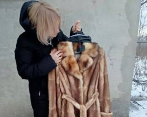 Рано обрадовались: у вдов так называемой ДНР забрали шубы, которые выдали за погибших оккупантов