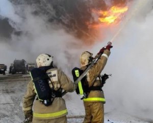 Ущерб на миллионы рублей: в Магадане вспыхнул масштабный пожар
