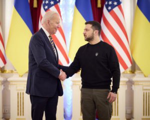 Президент США рассказал о сотнях танков для Украины