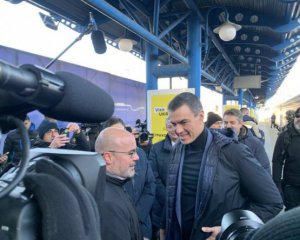 Премьер-министр Испании прибыл в Украину