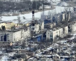 Украинский боец записал видео из Бахмута: &quot;Город горит. Враг давит!&quot;