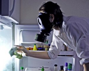 Як позбутися неприємних запахів у холодильнику: корисні поради