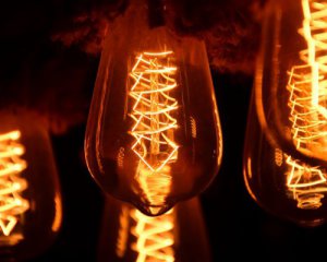 Тарифи на електроенергію будуть змінювати – є 10 варіантів