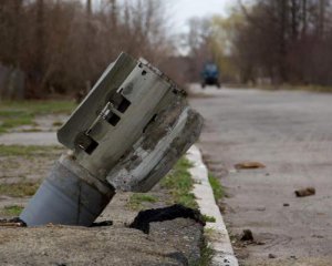 На Львівщині ракета впала у житловій зоні. Є загиблі: відео з місця атаки