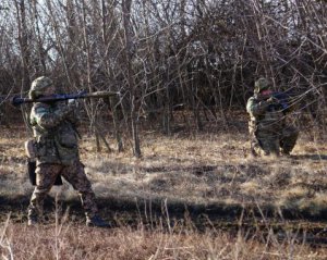 &quot;В хорошем настроении держат позиции&quot;: пограничники из Бахмута показались на видео