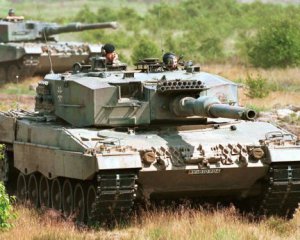 Перші українські військові пройшли навчання на Leopard 2