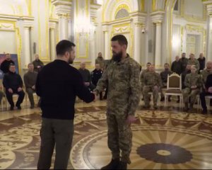 Зеленський особисто привітав бійців із Днем добровольця: відео