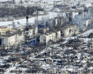 Скільки цивільних залишаються у Бахмуті та як проходить евакуація: в ОВА розповіли