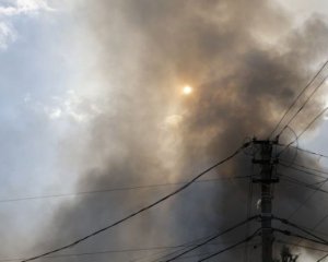 Росіяни знову атакували Костянтинівку: горять житлові будинки