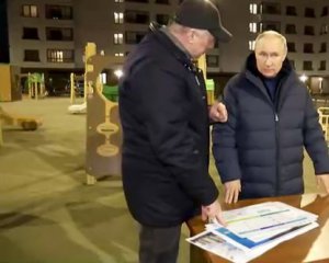 Во время визита Путина в Мариуполь РФ распространила новый фейк