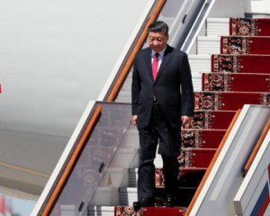 Лидер Китая прибыл в Москву