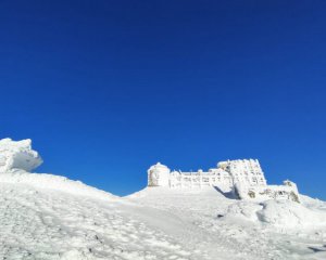 У Карпатах досі панує зима: дивовижні світлини засніжених схилів