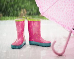 Частину країни охоплять дощі: прогноз на завтра
