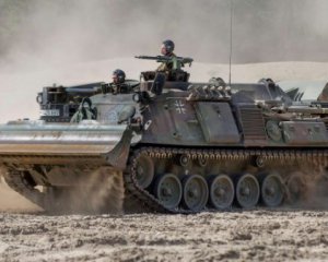 Германия передала Украине танки Dachs