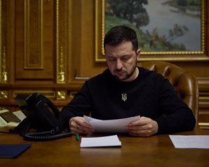 Зеленскому передали петицию о Пантеоне Героев