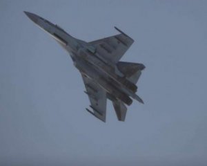 Враг сбросил бомбы на село в Черниговской области