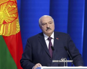 Лукашенко прилетів у Москву на зустріч з Путіним