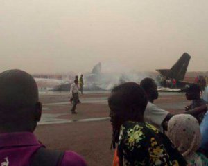 В Судане уничтожили украинский самолет. В МИД сказали, что с экипажем