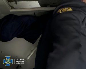 Прятал уклонистов в вентиляции вагона: СБУ задержала железнодорожника