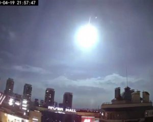 Точно не супутник: у NASA прокоментували яскравий спалах над Києвом