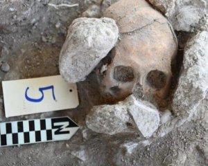 Знайшли поховання з обезголовленими та розчленованими тілами