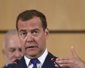 Медведев пугает прекращением &quot;зернового соглашения&quot;