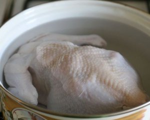 Как очень быстро сварить старую курицу: проверенный рецепт
