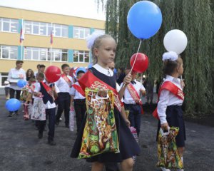 Разоблачили педагогов, русифицировавших школы в Мариуполе
