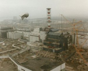 Россия снова подвергает опасности весь мир: Зеленский сделал заявление в годовщину Чернобыльской катастрофы