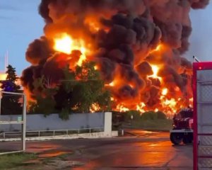 &quot;Резервуари самі по собі не горять&quot;: Чубаров про масштабну пожежу в Севастополі