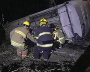 Автобус із пасажирами зірвався зі скелі: багато загиблих і поранених