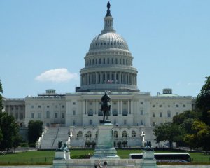 США грозит дефолт: Байден созвал лидеров Конгресса