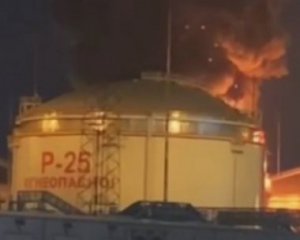 В Краснодарском крае горит резервуар с нефтепродуктами