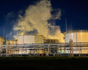 У Росії знову заявили про атаку дронів: горіли дві нафтобази