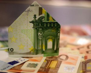 Курс євро рвонув угору перед вихідними: що з доларом