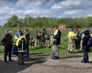 В СБУ показали ексклюзивні кадри з обміну полоненими