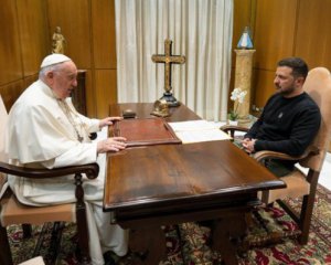 Зеленський прибув до Ватикану і зустрівся з Папою Римським