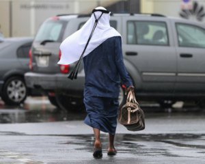 У Дубаї створили вулицю, де щодня йтиме дощ