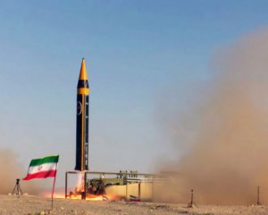 В Ірані випробували нову балістичну ракету. Заявляють, що її не може збити ППО