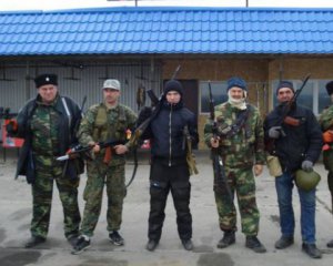 У британській розвідці пояснили створення парамілітарних підрозділів у Криму