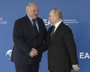 Лукашенко вважає, що РФ буде роздавати ядерну зброю