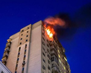 Атака дронів: у багатоповерхівці є загиблий, під завалом шукають людей