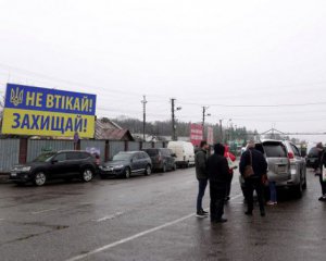 Юрист пояснив, як чоловіки призовного віку легально можуть виїхати за кордон