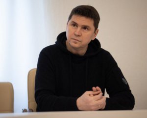 Подоляк назвав ймовірних виконавців вибуху на Каховській ГЕС