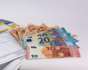Курс євро рвонув донизу, що з іншими валютами