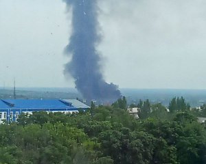 Мощные взрывы прогремели в Луганске. Сообщают о попадании по базе окупантов