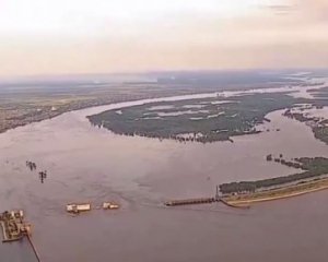 Разрушенную Каховскую ГЭС показали на НОВОМ видео с высоты птичьего полета
